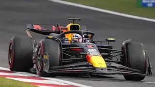 Verstappen logra la pole en China y Alonso se reinvidica tras su sanción