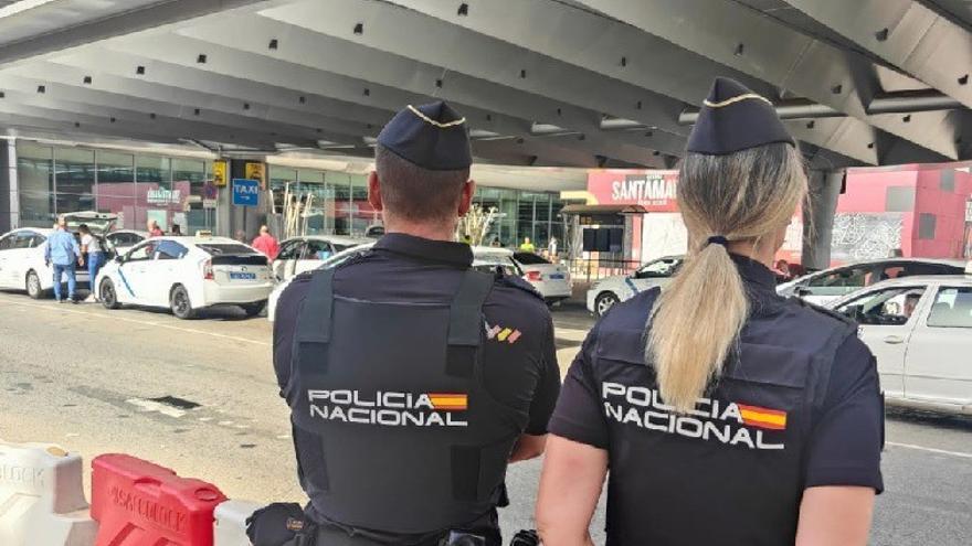Detenido por grabar a una mujer en un baño en el aeropuerto de Málaga