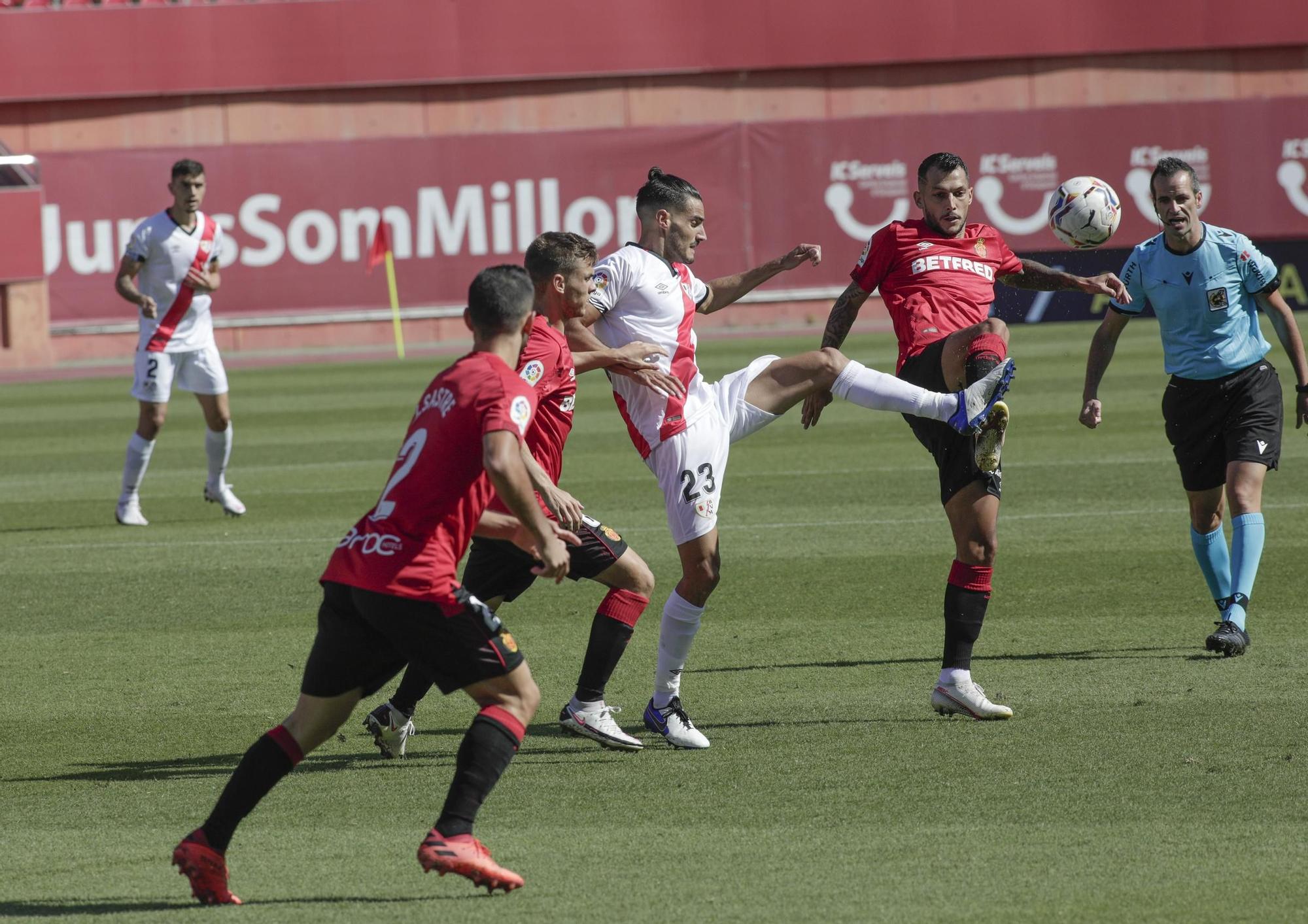 El Mallorca suspende en su estreno contra el Rayo