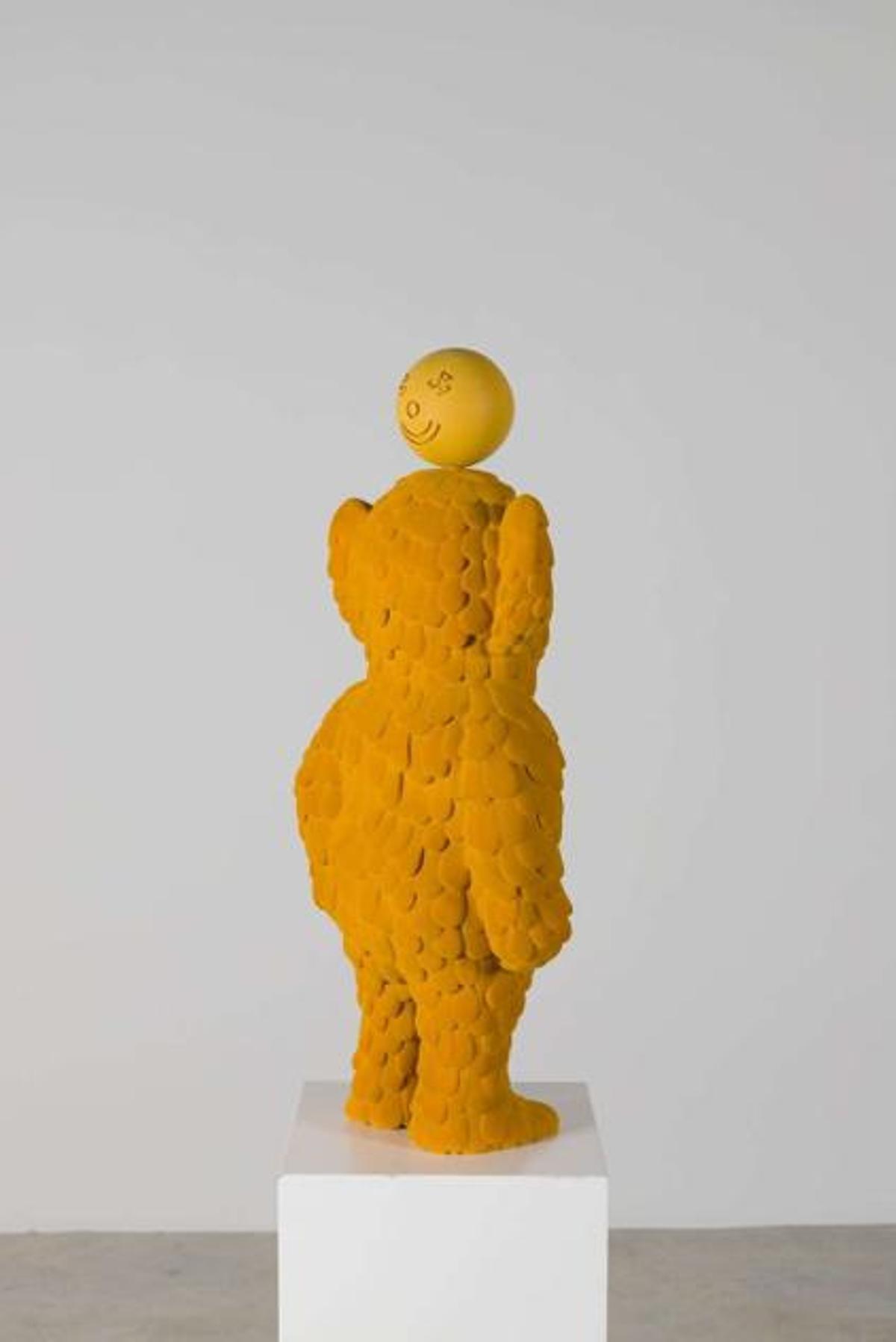 Grip Face David Oliver. Disfraz de un verano neoliberal (Num 9), 2020. Resina y terciopelo. 78 x 34 x 11 cm.