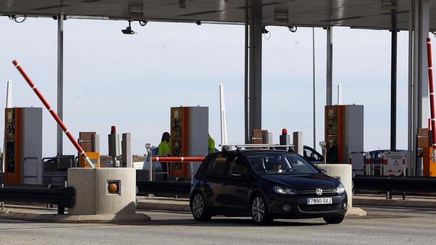 El Consell pide bonificaciones al peaje de la autopista como sucede en Cataluña