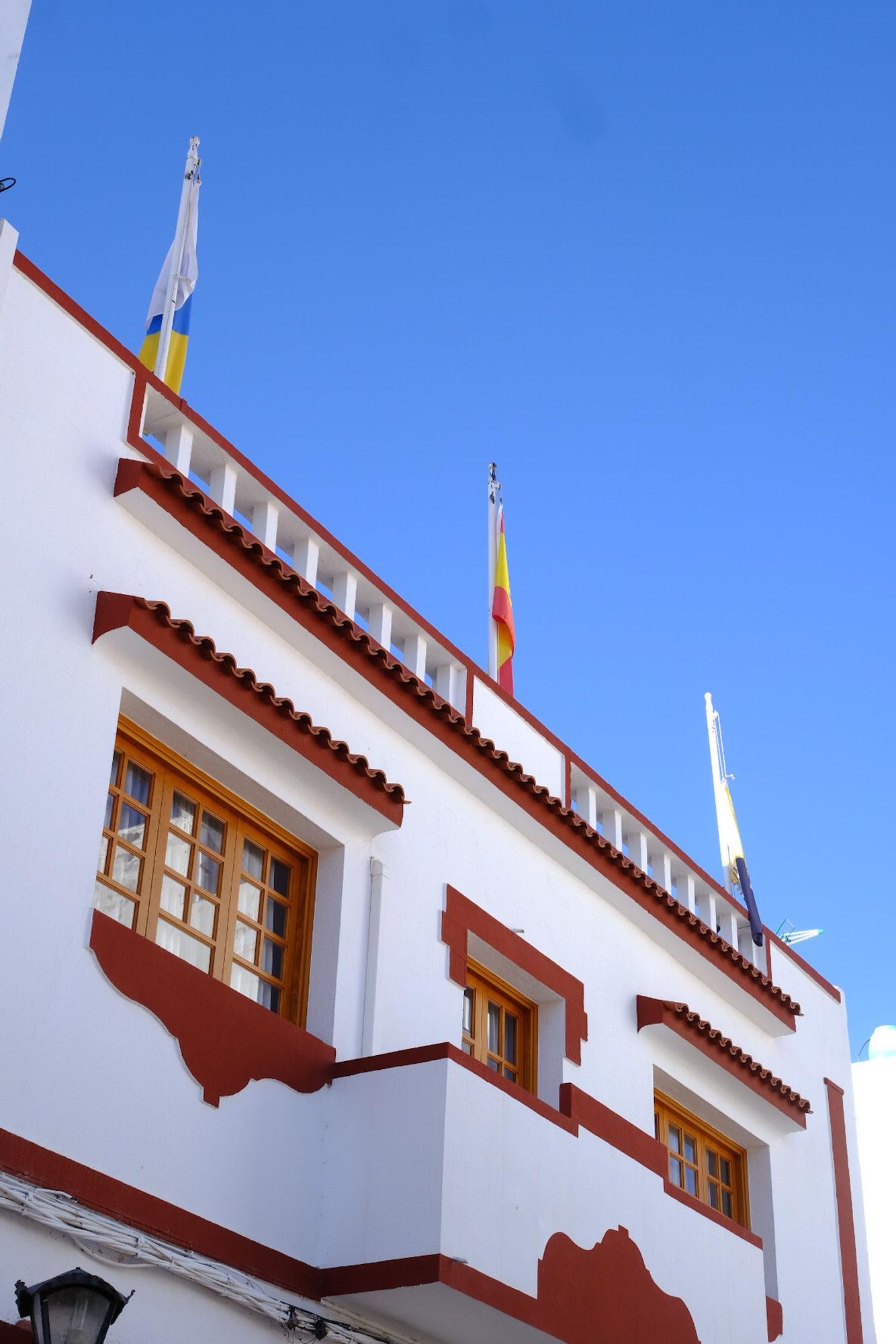 Minuto de silencio y último adiós a la mujer asesinada en La Aldea