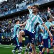El Málaga CF gana por 5-3 al Huesca en La Rosaleda.