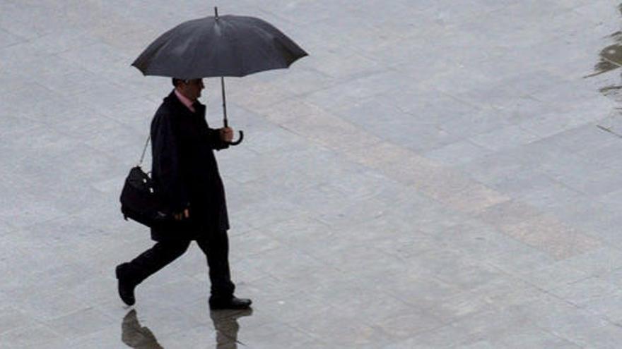 Media España en alerta por la lluvia y el fuerte viento