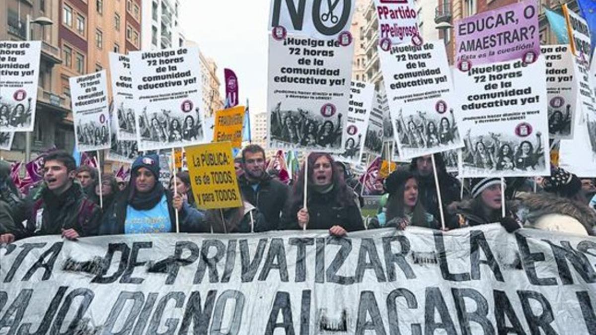 Manifestación en Madrid de la Plataforma Estatal por la Escuela Pública contra la LOMCE.