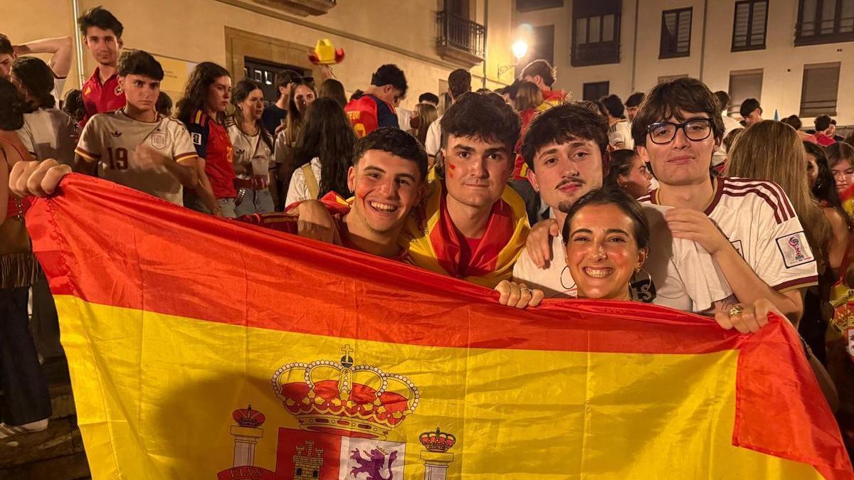 Por la izquierda Javier albornoz, Guillermo robles, Pelayo Vara, María Díaz-Ordóñez y Aitor Arteche.