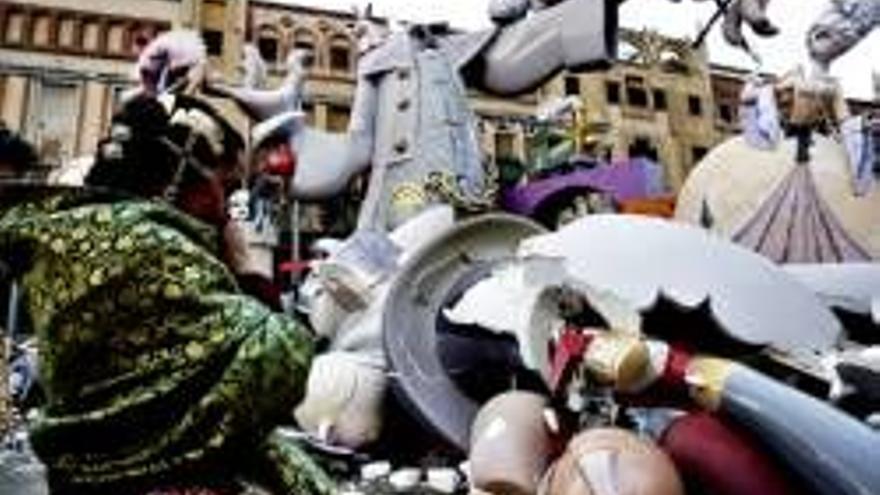 Valencia blinda la `cremá´ de las fallas debido al fuerte viento