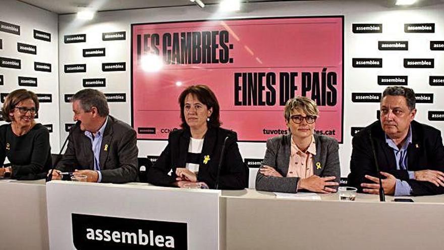 Un moment de la roda de premsa organitzada ahir per la candidatura Eines de País.