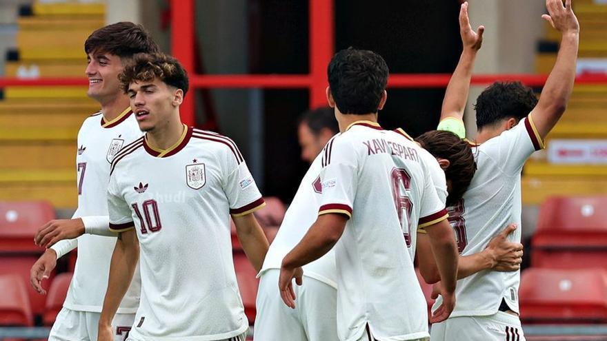 Antañón y Anxo participan en  la goleada de España en Gales