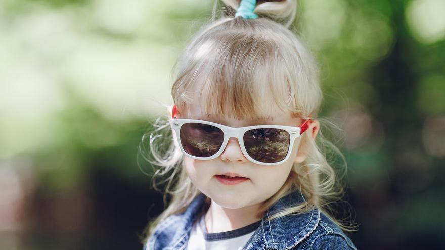Estas son las razones por las que los niños deberían usar gafas de sol esta primavera