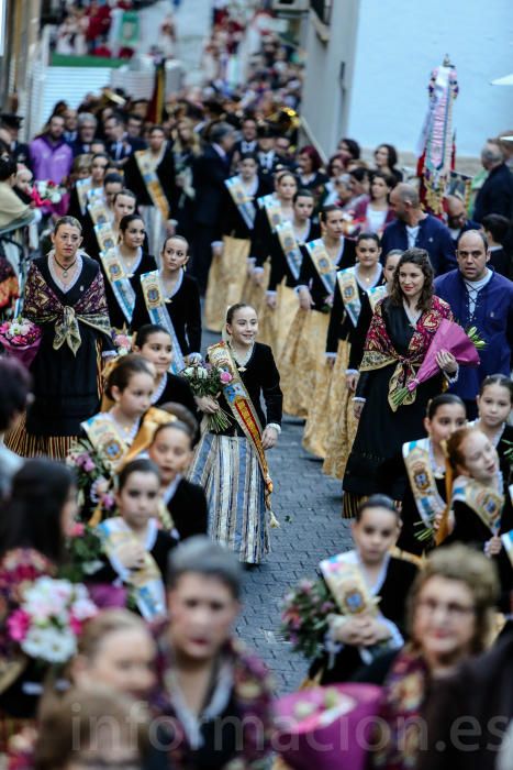 Ofrenda de flores a la Mare de Déu del Sofratge en Benidorm