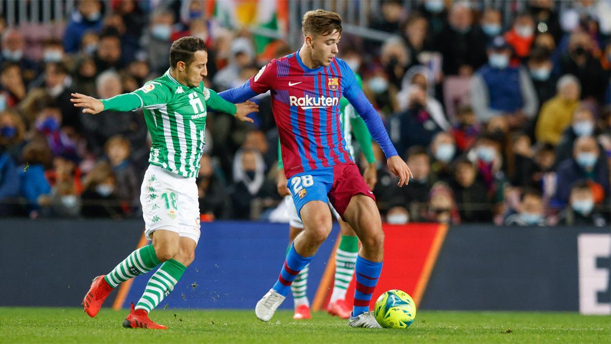 Nico González regresa al once titular del Barça