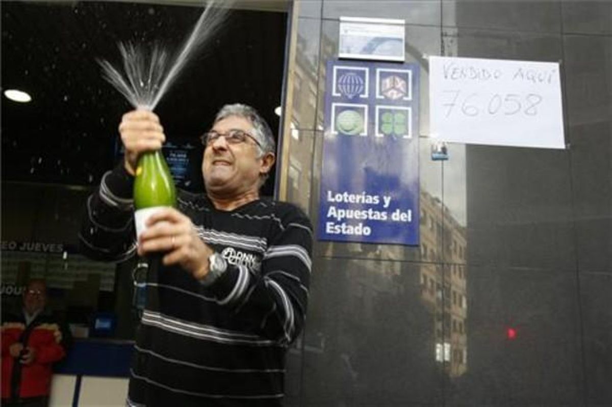 Alegra a l’administració de La Florida, a l’Hospitalet de Llobregat, on s’ha repartit la grossa. FERRAN NADEU Alegra a l’administració de La Florida, a l’Hospitalet de Llobregat, on s’ha repartit la grossa. FERRAN NADEU