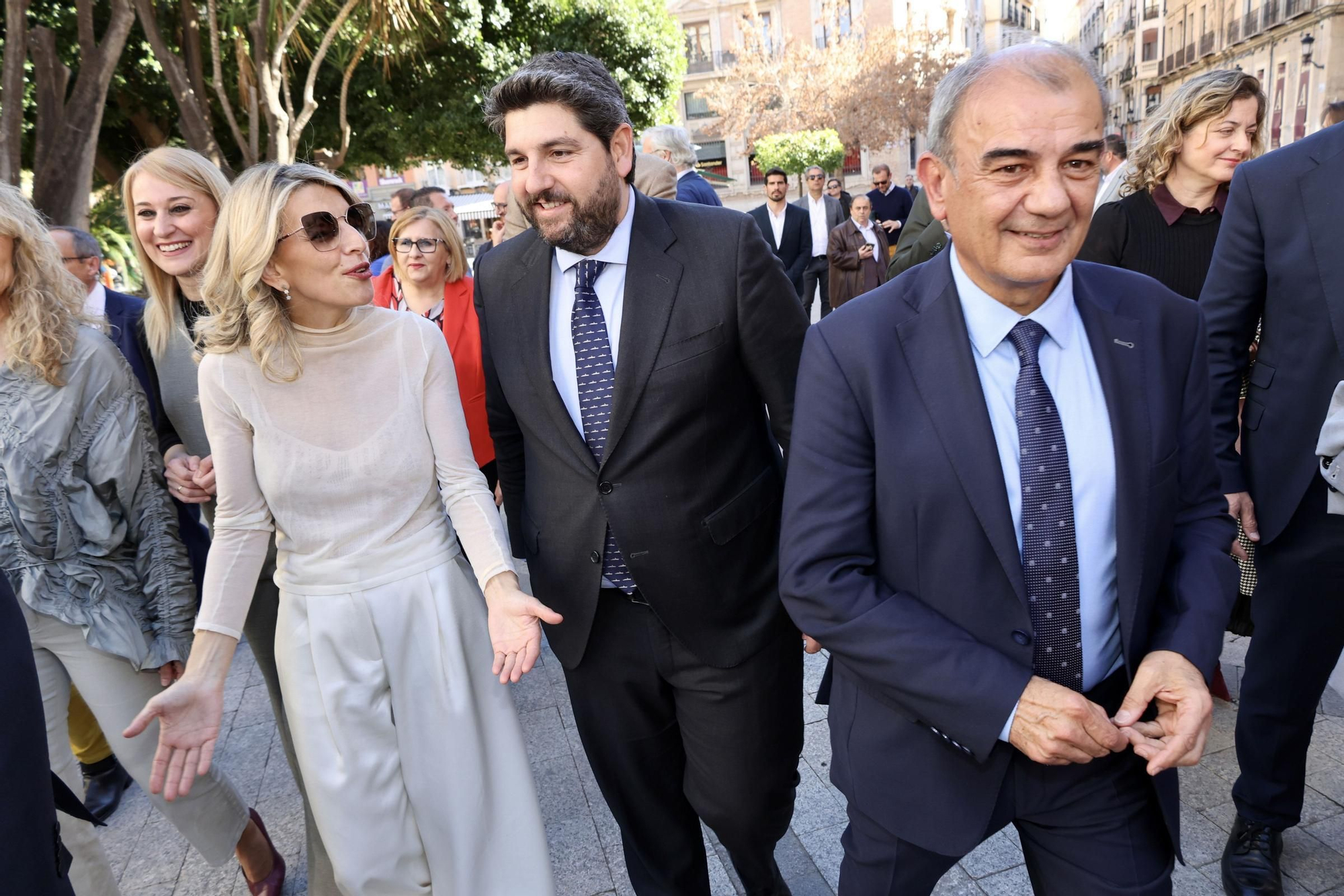 La inauguración de la obra de Gabarrón para conmemorar que Murcia es Capital Española de la Economía Social, en imágenes
