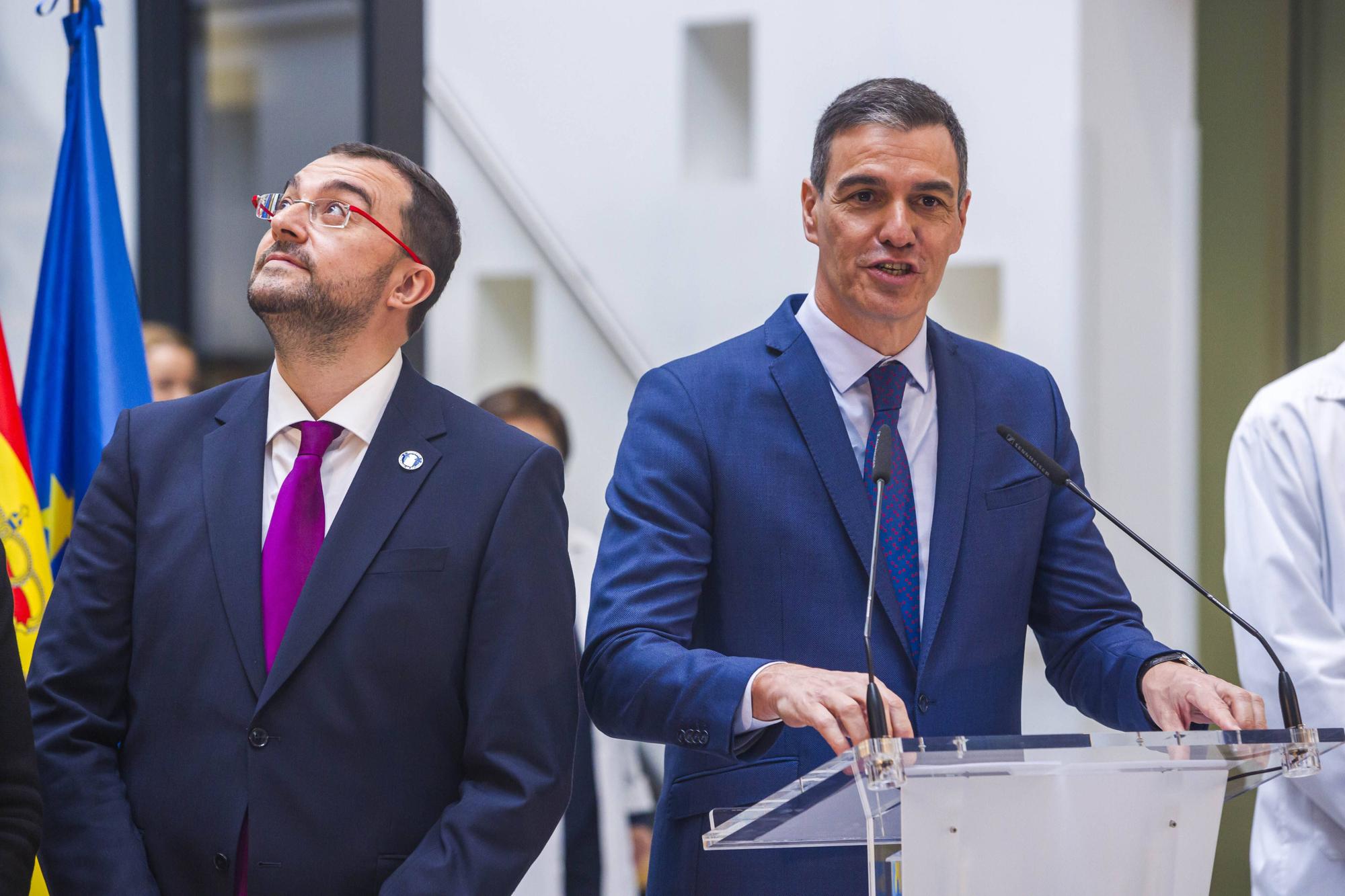 Visita de Pedro Sánchez al Hospital Universitario Central de Asturias (HUCA) en Oviedo