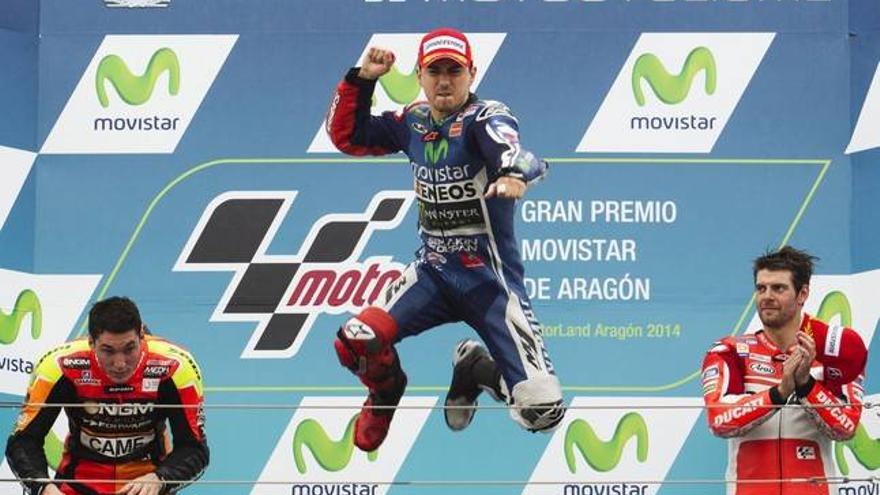 Lorenzo aprovecha un error de Márquez para triunfar en Alcañiz
