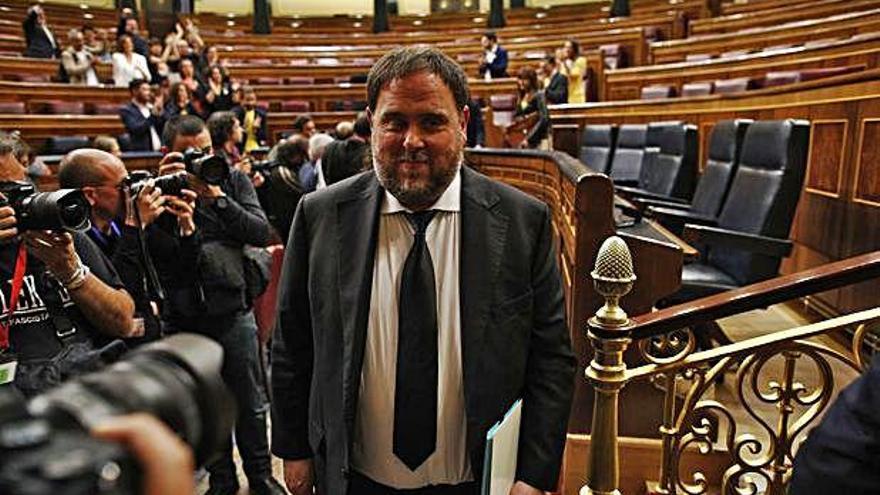 Oriol Junqueras surt del Congrés dels Diputats després de la sessió d&#039;investidura el maig passat.