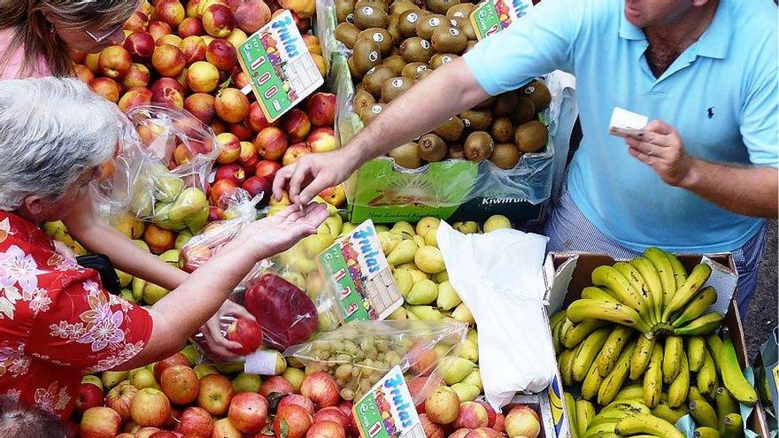 El mercadillo de Plá de Barraques abrirá los puestos de alimentación el domingo en El Campello