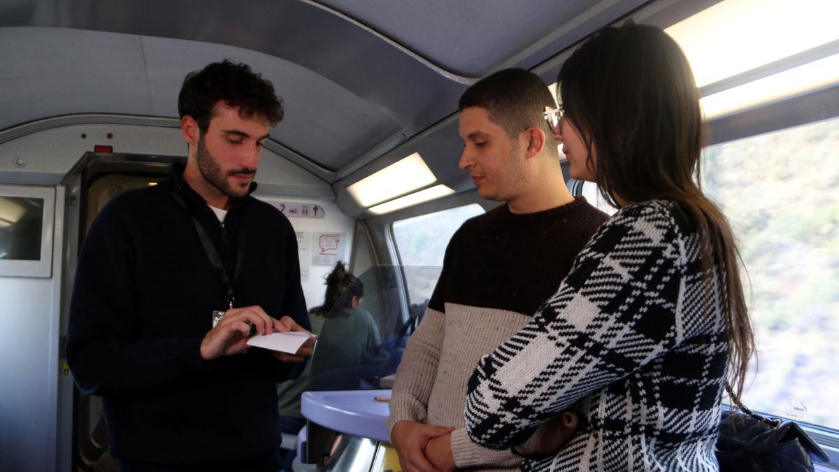 Les classes de català s'imparteixen al vagó bar