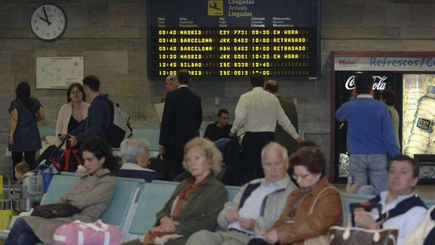 Panel de llegadas de vuelos a Alvedro procedentes de otras ciudades españolas.