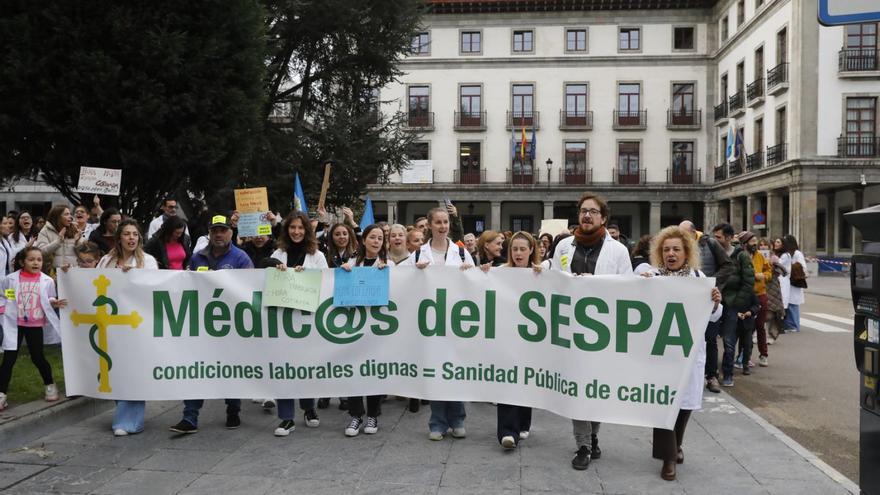 Los médicos de Asturias se desmarcan del pacto del Ministerio con el resto de categorías