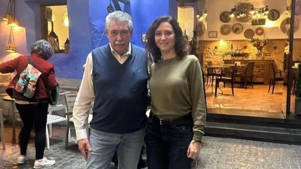La presidenta madrilena, Isabel Díaz Ayuso, en su visita al restaurante aragonés.