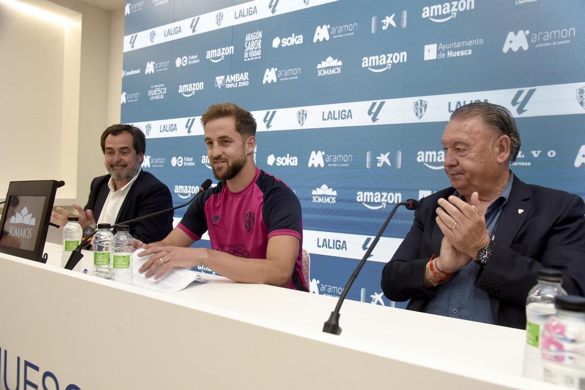 Ricardo Mur, Jorge Pulido y Agustín Lasaosa, en la rueda de prensa de despedida.