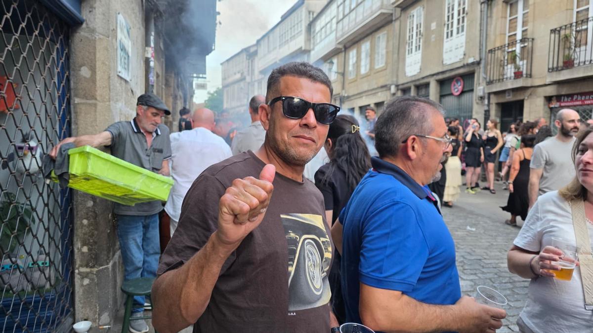 Newton Fernández, brasileño enamorado de la fiestas de San Xoán compostelanas