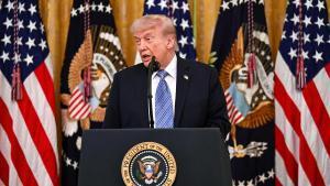 Trump anuncia la suspensió de la seva iniciativa "humanitària" a Ormuz per aplanar el camí cap a un acord