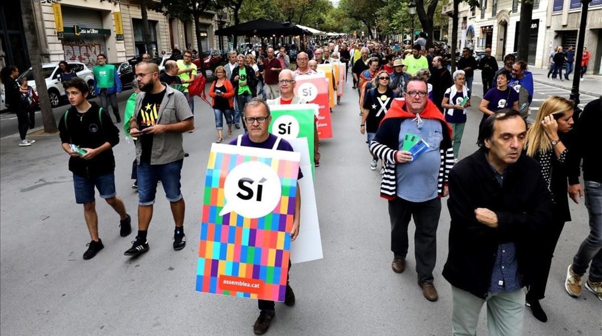 zentauroepp40157790 barcelona  18 09 2017  manifestants anc encartellats fent pr170917202120