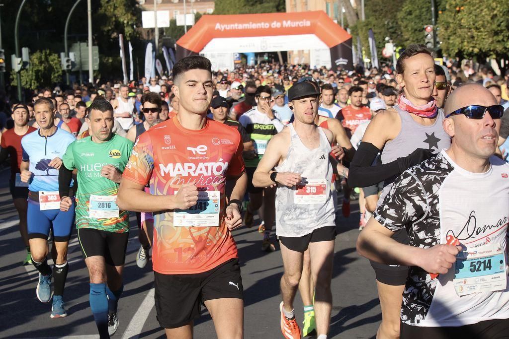 Las mejores imágenes de la TotalEnergies Maratón Murcia Costa Cálida