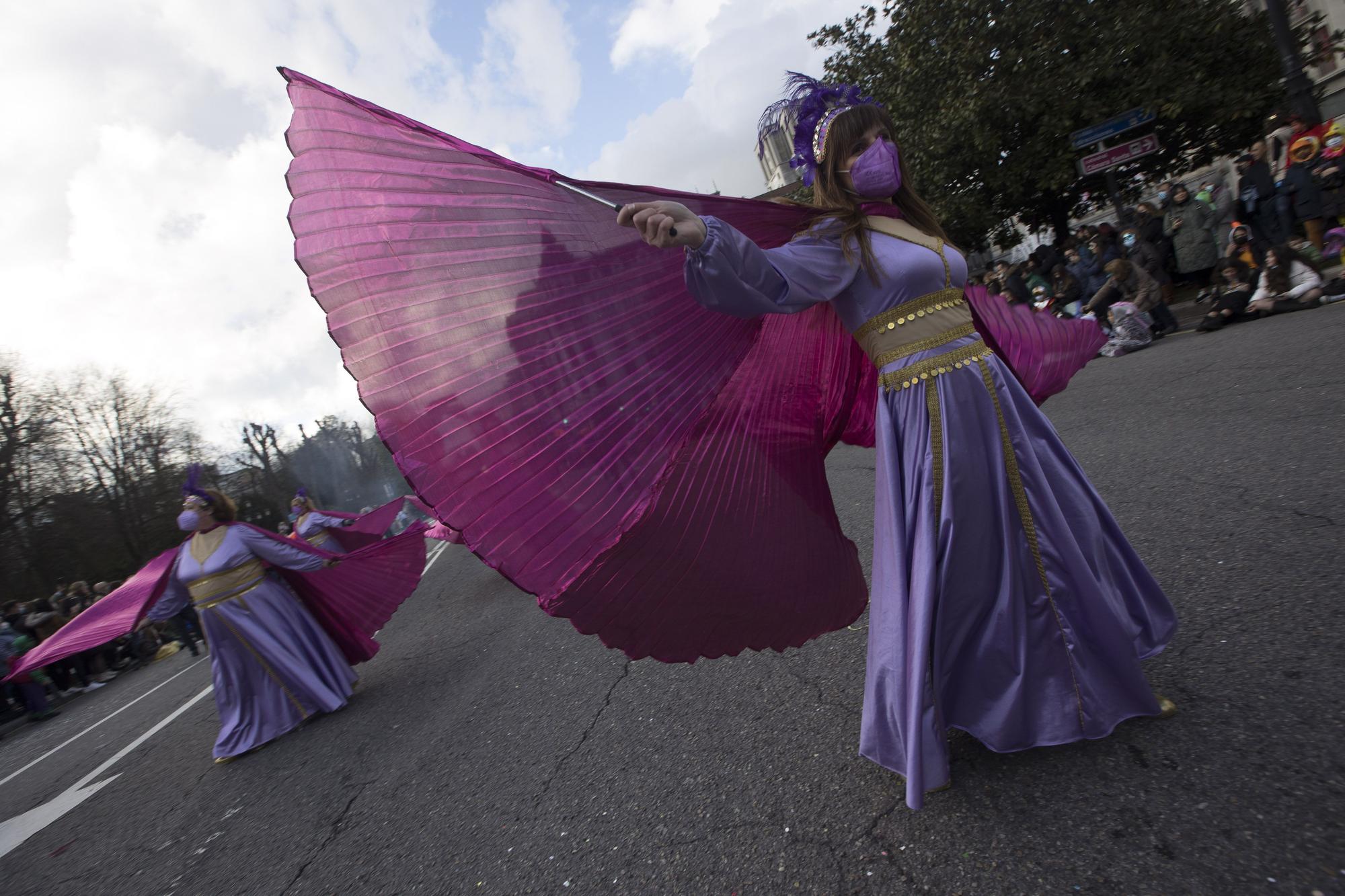 Galería de fotos: Así fue el gran desfile del carnaval en Oviedo