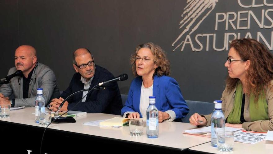 Por la izquierda, Javier González Vega, José María Martín Morillo, Paz de Andrés y Gemma Arbesú, ayer, durante la presentación.