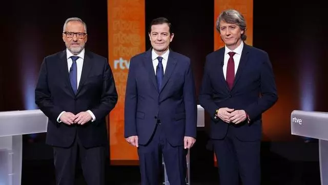 Mañueco rechaza estrechar la mano a Martínez: “No voy a pactar con el sanchismo”