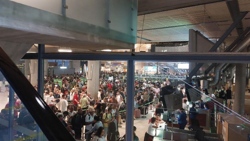 Binter activa 16 vuelos especiales para atender a 1.250 pasajeros tras el caos en Tenerife Norte