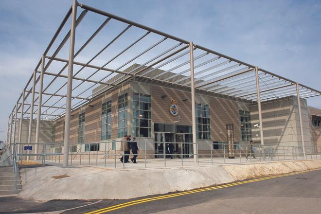 Expulsado un militar español de una base de la OTAN en Reino Unido por su relación con una supuesta espía rusa
