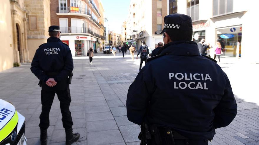 Detenido tras pasear desnudo en un autobús y masturbarse ...