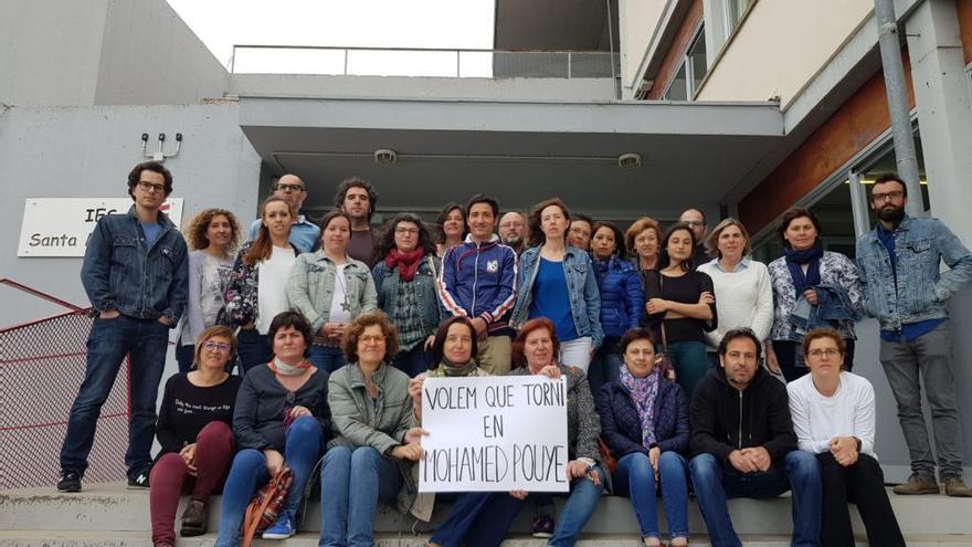 La asamblea de docentes del IES de Santa Margalida pide públicamente el regreso de su alumno.