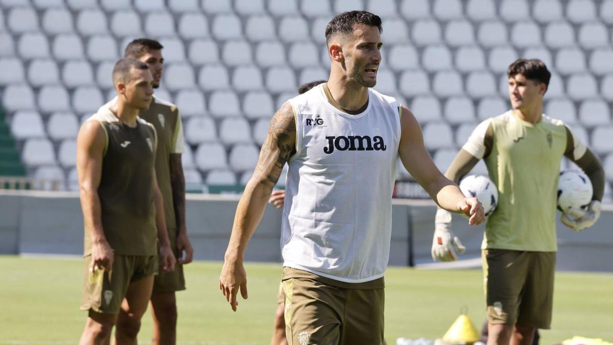 Carlos Albarrán, capitán del Córdoba CF: "Debemos seguir creyendo en nuestra idea"