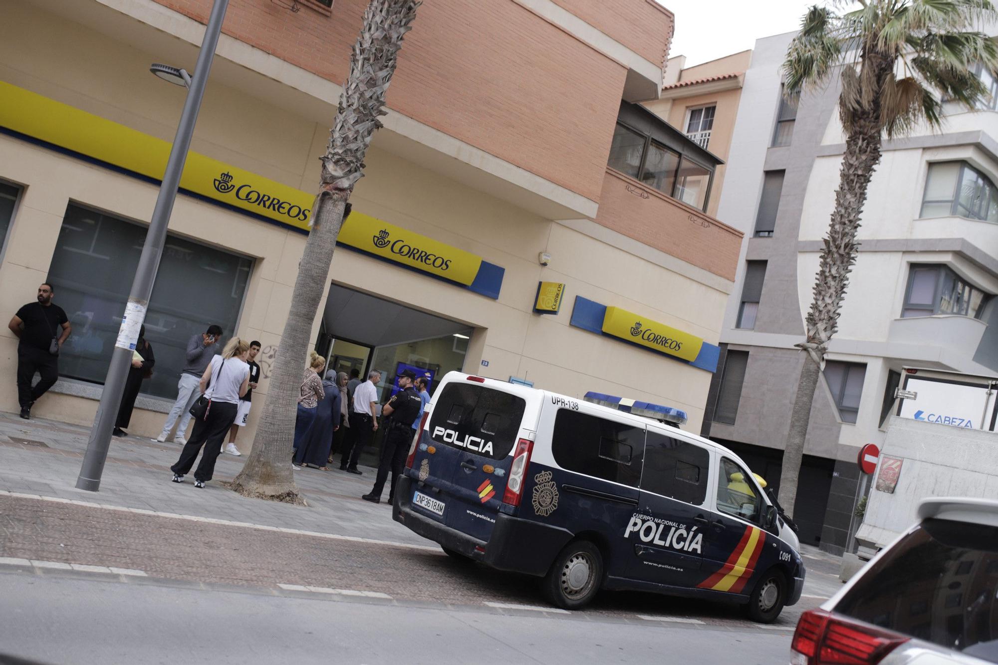 Buzones correos Barcelona. Frente a frente