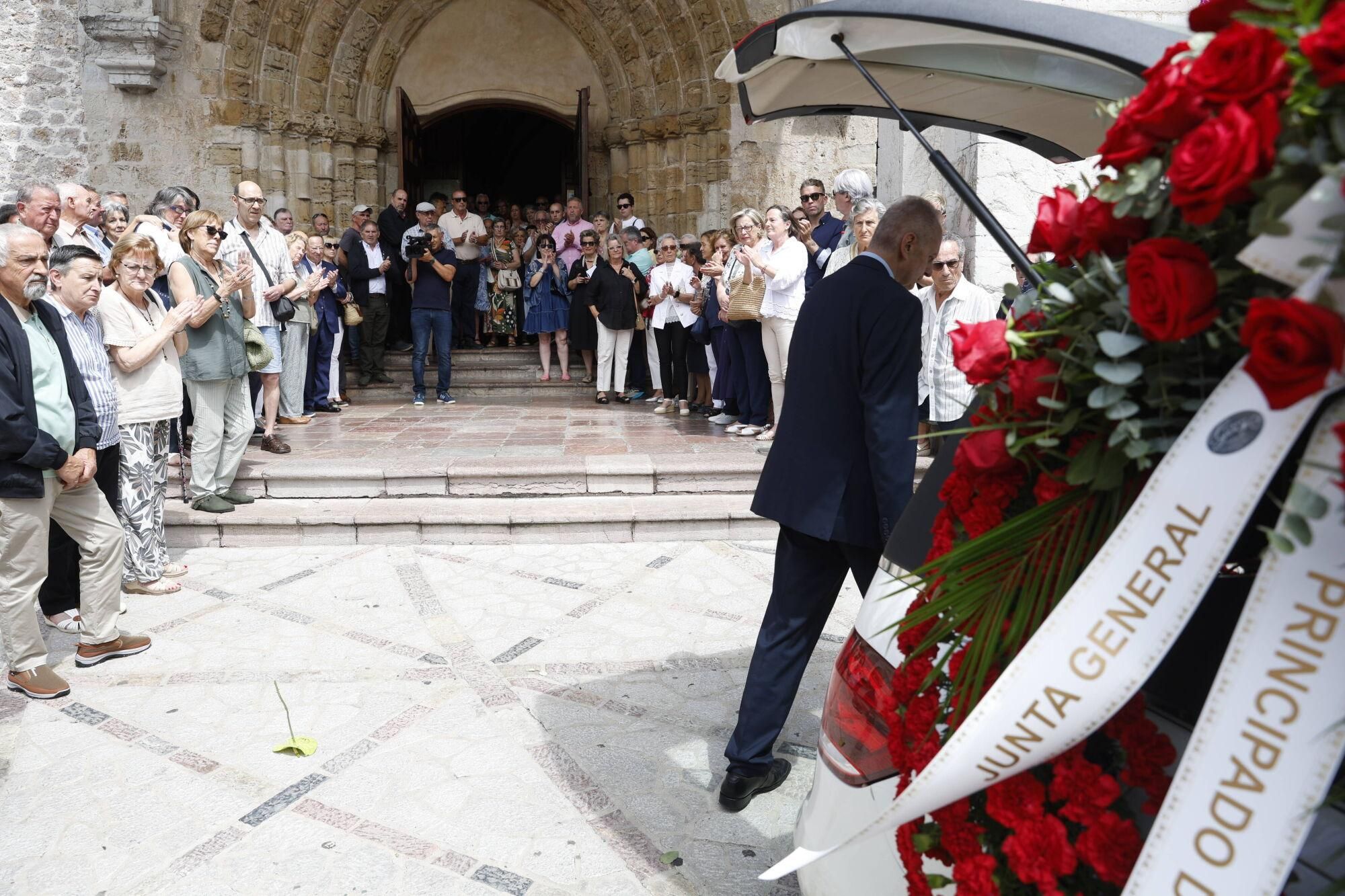 Las imágenes del funeral de Antonio Trevín en la basílica de Llanes.