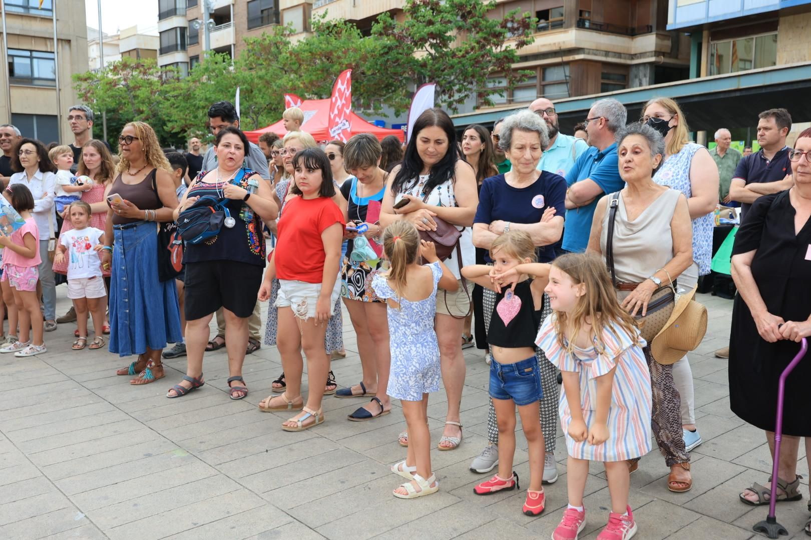 Les fotos de com Vila-real 'trau la llengua' per a defensar el valencià