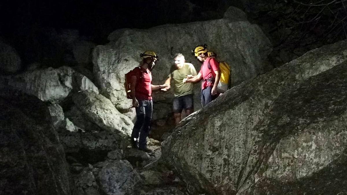 Einsatzkräfte der Feuerwehr retten deutsche Wanderer aus dem Torrent de Pareis auf Mallorca.