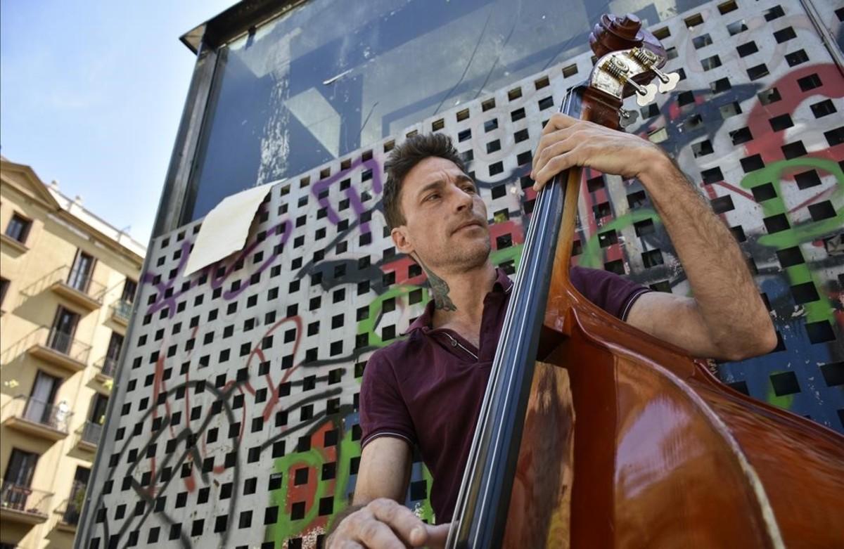 icoy35044428 barcelona  10 07 16  reportaje sobre musicos callejeros en l160815185523