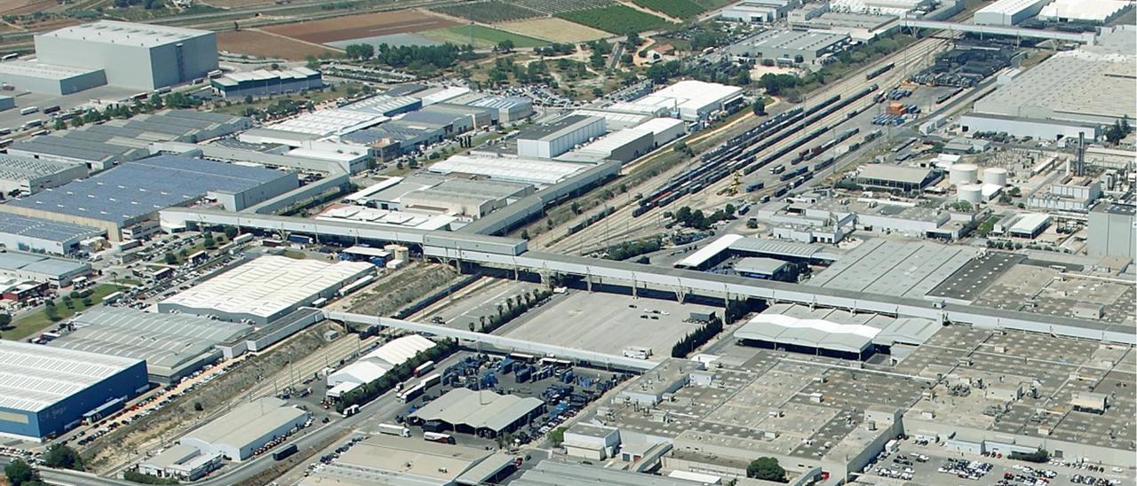 Imagen aérea de la planta de Ford Almussafes y de su parque de proveedores.