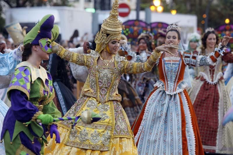 Actos del 9 d'Octubre: Desfile de Moros y Cristianos