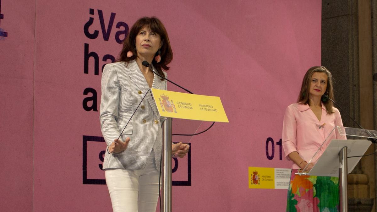La ministra de Igualdad, Ana Redondo, y la Delegada del Gobierno contra la Violencia de Género, Carmen Martínez, en la presentación de la campaña.