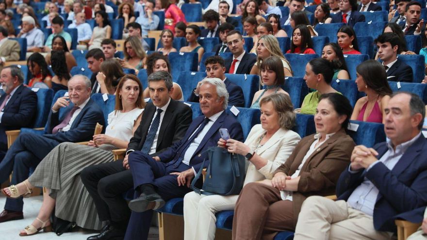 Alejandro Abascal, a los nuevos abogados: &quot;El futuro del Derecho está en vuestras manos, id y hacedlo brillar&quot;