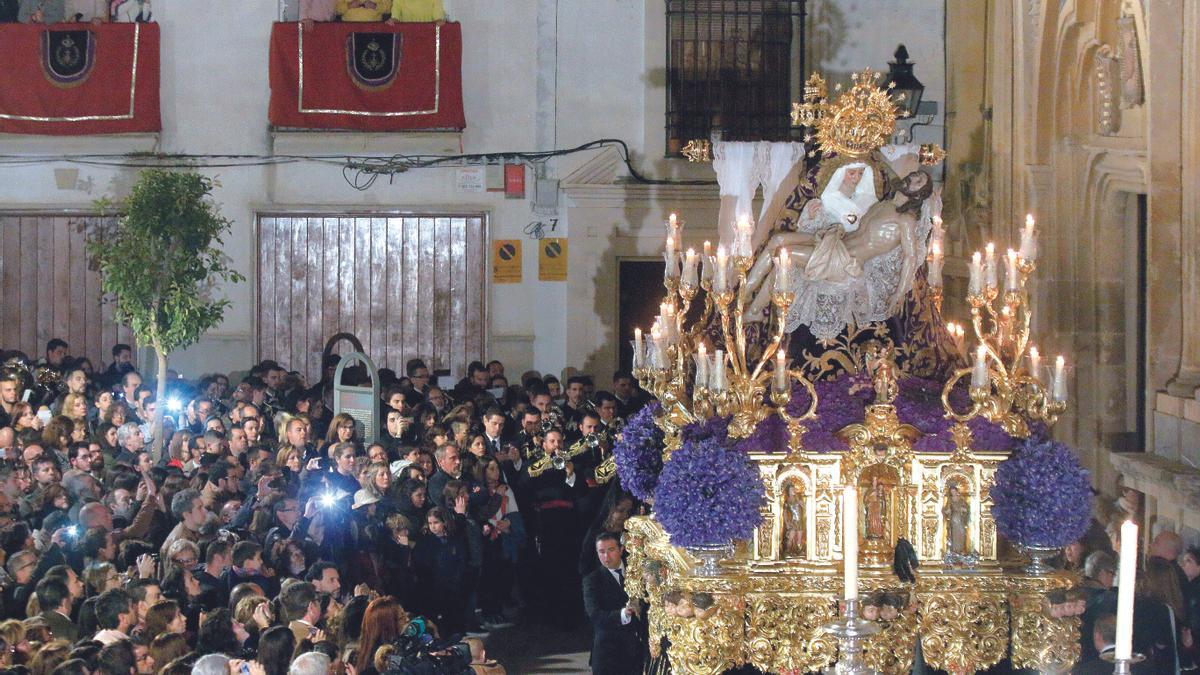 Virgen de las Angustias: La plaza de San Agustín será el mejor enclave para ver discurrir a la cofradía.