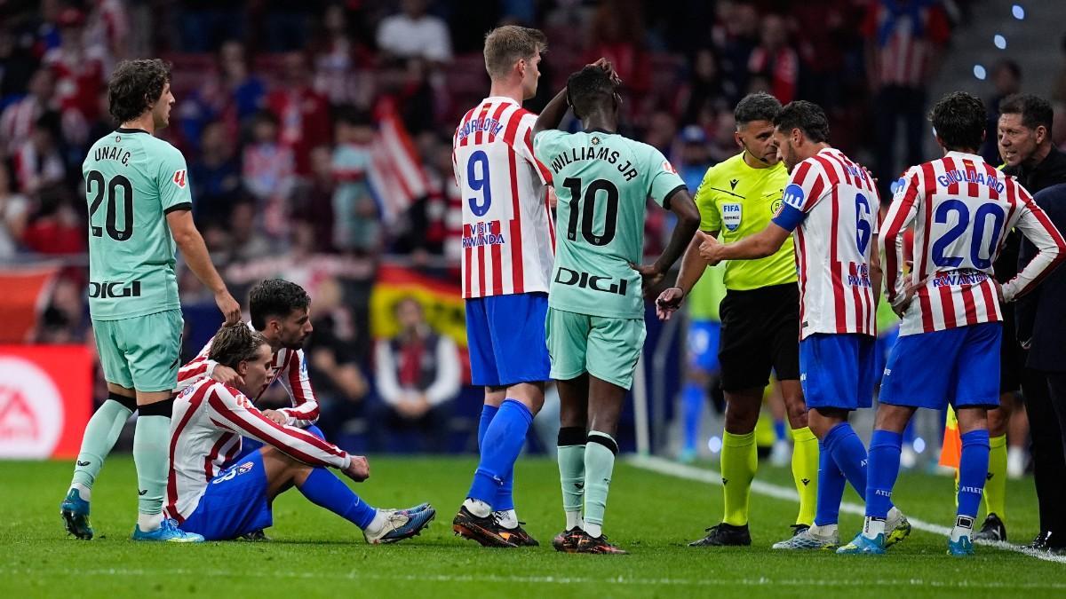 Pablo Barrios of Atletico de Madrid is injured during the Spanish League, LaLiga EA Sports, football match played between Atletico de Madrid and Athletic Club de Bilbao at Riyadh Air Metropolitano stadium on April 25, 2026, in Madrid, Spain. AFP7 25/04/2026 ONLY FOR USE IN SPAIN
